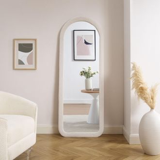 Salesfever Ganzkörperspiegel »Bristol Spiegel, 160 cm hoch« Einzigartiger, abgerundeter Rahmen aus Kunstfell