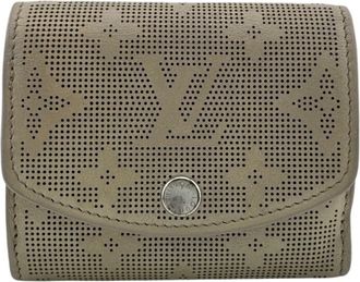 Louis Vuitton Beige Leather Wallet (Tri-Fold) (Pre-Owned)