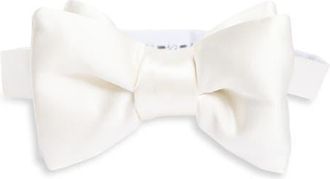 Tom Ford Pre-Tied Silk Twill Bow Tie in Aw001 Optical White at Nordstrom