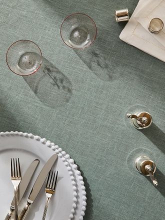 Volga Linen Linen Round Tablecloth (110in/2.8m)