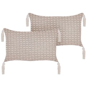 Beliani Conjunto De 2 Cojines Gris Pardo 25 X 45 Cm Poli&eacute;ster Borlas Relleno Hakone