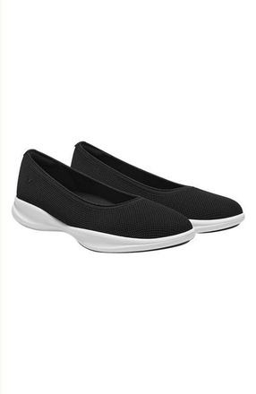 Vivaia Izabel Walker Pro Hybrid Ballet Flats in Black at Nordstrom, Size 5