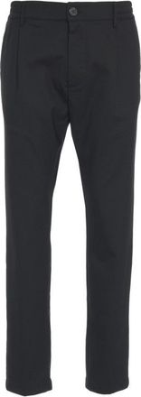 Cruna Pleated Trousers With Tailored Cut And Structured Finish