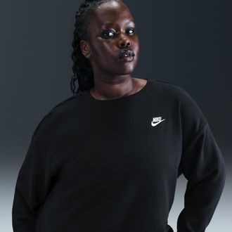 Nike Womens Nike Sportswear Club Fleece Loose Crew-Neck Sweatshirt (Plus Size) in Black | HV2328-010