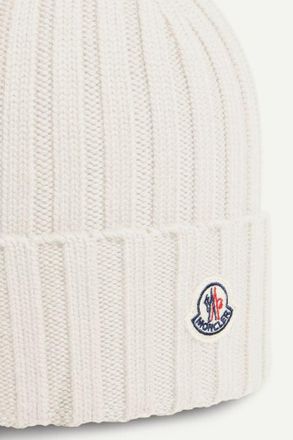 Moncler L20933B00036A9327030 Ribbed Knit Beanie - Ecru