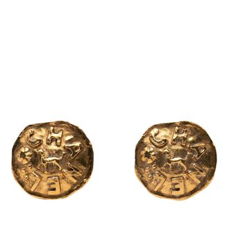 Chanel Tweedekans Gouden Gecoate Logo en Leeuw Clip-On Oorbellen