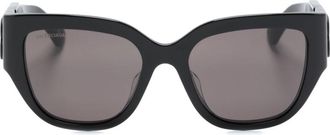 Balenciaga logo-appliqué cat-eye-frame sunglasses - women - Acetate - 55 - Black