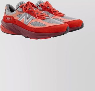 New Balance modern sneakers with padded collar and mesh
