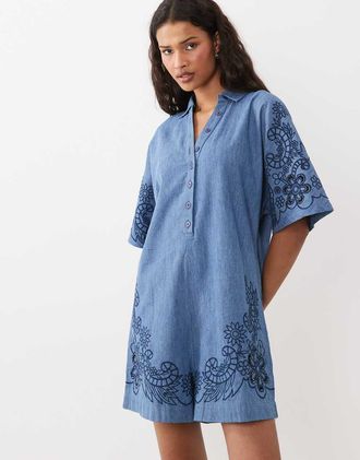 Asos Tuta corta in morbido denim lavaggio medio con dettagli alluncinetto-Blu navy