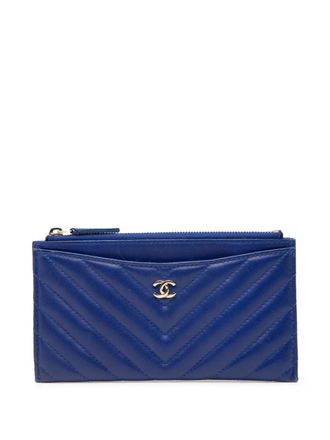 Chanel 2017-2018 CC Chevron Calfskin Zip Wallet long wallets - women - Calf Leather - One Size - Blue