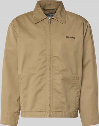 Carhartt Work in Progress Jacke mit Label-Stitching und Eingrifftaschen in Beige, Gr&ouml;&szlig;e XXL