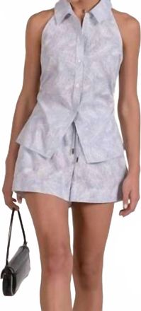 Elan Sleeveless Collared Top In Seersucker Print Blue And White