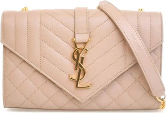 Saint Laurent Borsa a tracolla in pelle Grain de Poudre Triquilt piccola a busta con monogramma 2020 - Marrone