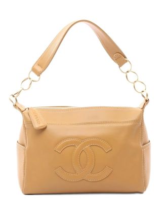 Chanel 2003-2004 Coco-mark shoulder bag - women - Calf Leather - One Size - Neutrals