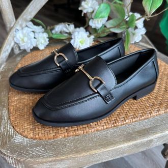 Soda Womens Guitar Buckle Loafer In Black