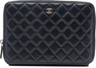 Chanel Pre-owned Womens Cc Grained Calfskin Classic Zipped Travel Pouch - Black Leather - One Size