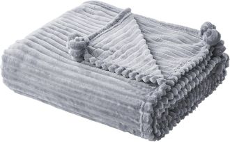 Beliani Manta Gris Poli&eacute;ster 150 X 200 Cm Estructura Acanalada Pompones Dormitorio Kaweri