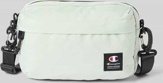 Champion Umh&auml;ngetasche mit Label-Patch in Mint, Gr&ouml;&szlig;e 1