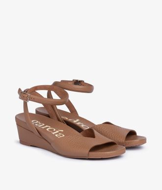 Pedro Garcia Brown cervo wedge sandal | Wamika | Fall-winter 26 |