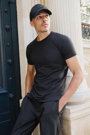 Alo Vapor Crewneck Short Sleeve Top in Black, Size: Medium