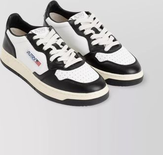 Autry leather medalist low sneakers