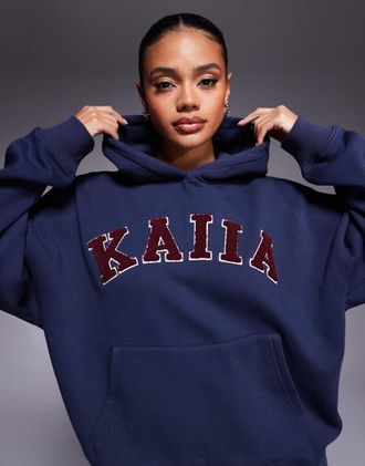 KAIIA Felpa con cappuccio oversize blu navy e rossa in misto cotone con logo in pile borg in coordinato-Multicolore