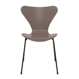 Fritz Hansen Serie 7 Stuhl, schwarz / Esche deep clay gef&auml;rbt