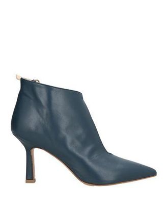 Noa. A Ankle boots