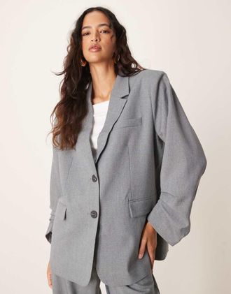 Vero Moda Blazer oversize color grigio medio m&eacute;lange con maniche arricciate in coordinato