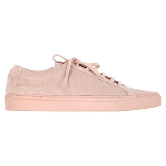 Common Projects Vrouwen Achilles Sneakers in Roze Su&egrave;de van Common Projects