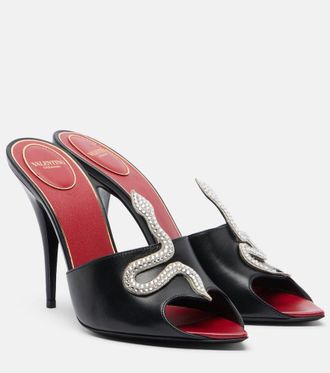 Valentino Garavani Mules Coeur Vip&egrave;re de piel adornada