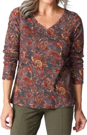 Habitat Easy V-Neck Tee In Wine