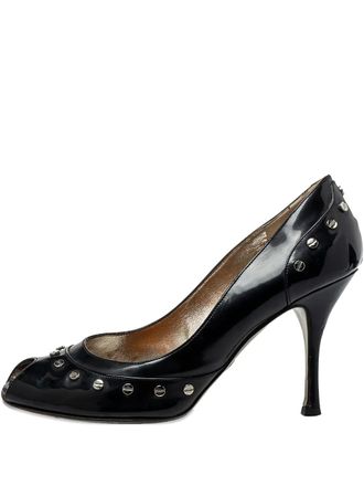 Dolce & Gabbana Lakleren pumps met open neus en studs - Zwart