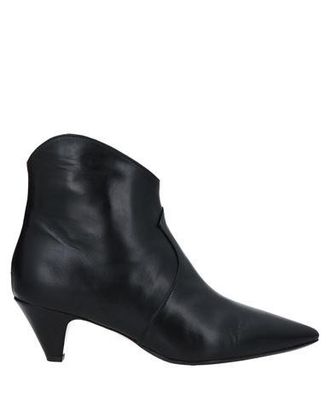Anna F. Ankle boots