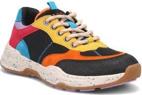 Taos Advance Sneaker in Bold Multi at Nordstrom Rack, Size 6