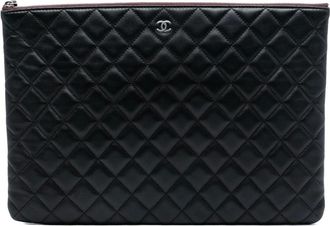 Chanel Pre-owned Clutches, female, Black, Size: ONE SIZE Pre-owned Quilted Pouch