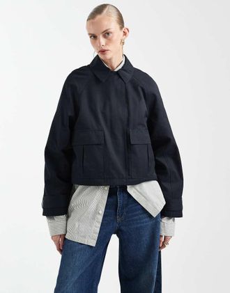 Asos Trench taglio corto multitasche in cotone con finitura idrorepellente e retro stile mantella blu navy-Verde