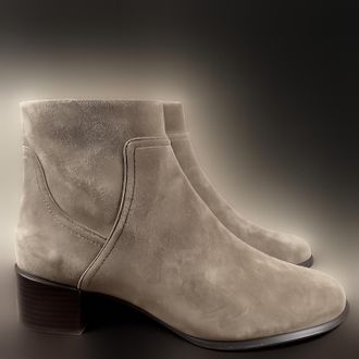 Vionic Womens Kamryn Waterproof Bootie In Stone
