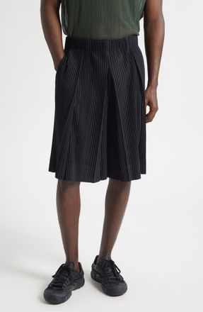 Homme Pliss&eacute; Issey Miyake Tailored Pleats 2 Shorts in Black at Nordstrom, Size 3