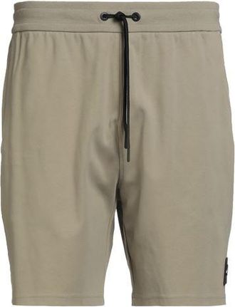 Moose Knuckles BOTTOMWEAR - Shorts & Bermuda Shorts sur YOOX.COM
