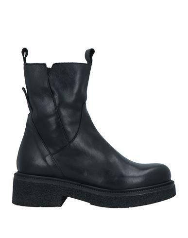 Balenciaga Stivaletti Knife 80 from $1,461.00 - on Stylight