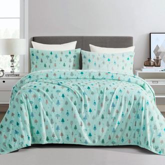 Elegant Comfort 4-Piece Holiday Christmas Velvet Plush Flannel Sheet Set