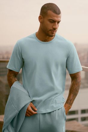 Alo | Essential Short Sleeve Street T-Shirt in Desert Sage Grey, Size: Medium