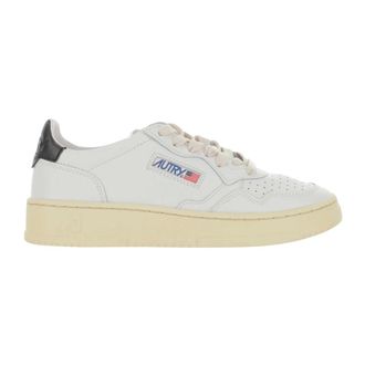 Autry Medalist Low - female - Autry - Sneakers - White - 8 UK - Shoes