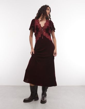 Reclaimed Vintage abito lungo in velluto bordeaux-Rosso