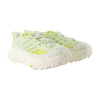 Hoka One One Unisex Mesh Grid Sneaker Green