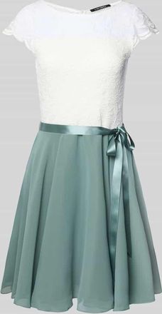 Swing Knielanges Cocktailkleid mit Rundhalsausschnitt in Hellgruen, Größe 32