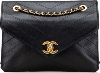 Chanel 2018 Small Chevron Lambskin Stitched Envelope Flap shoulder bag - women - Lambskin - One Size - Black