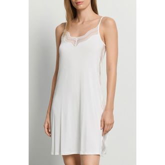 Hanro Cira Tulle Lace Trim Slip in Off White at Nordstrom, Size X-Small