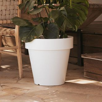 OEM Magnolia 60 Macetero Redondo Cl&aacute;sico De Interior Y Exterior Para Plantas Y Flores Muy Resistente Al Paso Del Tiempo. Hecho De Polietileno En Espa&ntilde;a - 